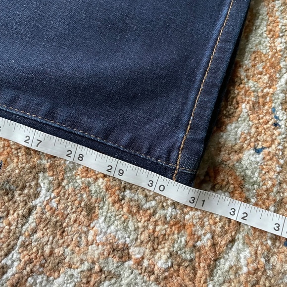 Chico's So Slimming Girlfriend Jeans In Quill Rinse Indigo Wash, Size 6 or Small - Picture 10 of 16